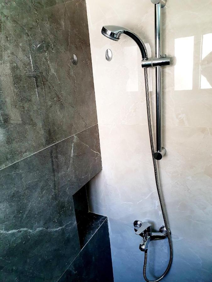 2 Bedroom Cozy Apartment Near Tourist Area, 200M From Sea Paphos Exterior photo